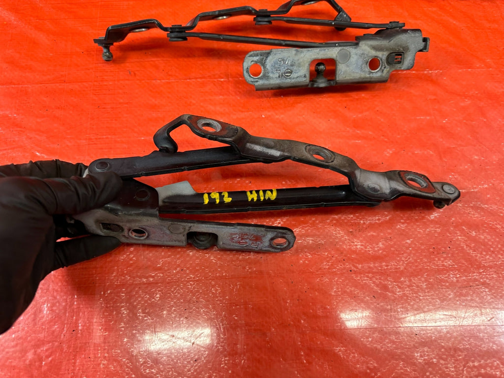 07 13 INFINITI G35 G37 SEDAN   LEFT AND RIGHT TRUNK HINGES   OEM FACTORY #19211