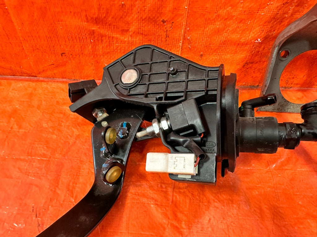 13 16 HYUNDAI GENESIS COUPE 3.8L   6 SPEED MANUAL BRAKE CLUTCH PEDAL PEDALS OEM8