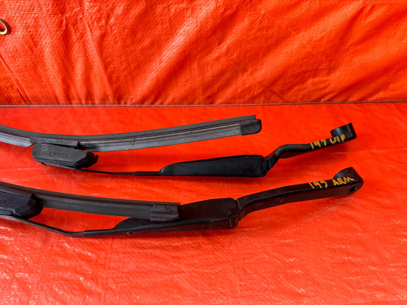 00 09 HONDA S2000   LEFT & RIGHT WINDSHIELD WIPER ARMS   OEM FACTORY #1976