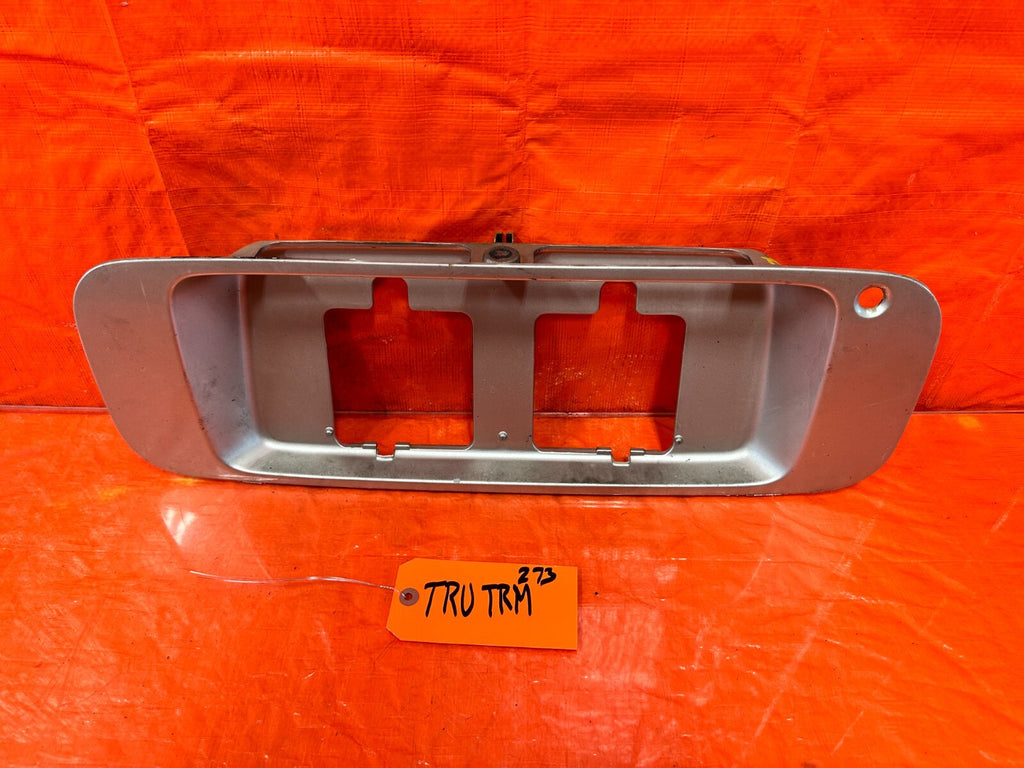 92 96 HONDA PRELUDE   REAR TRUNK LID LICENSE PLATE HOLDER TRIM   OEM FACTORY 2730