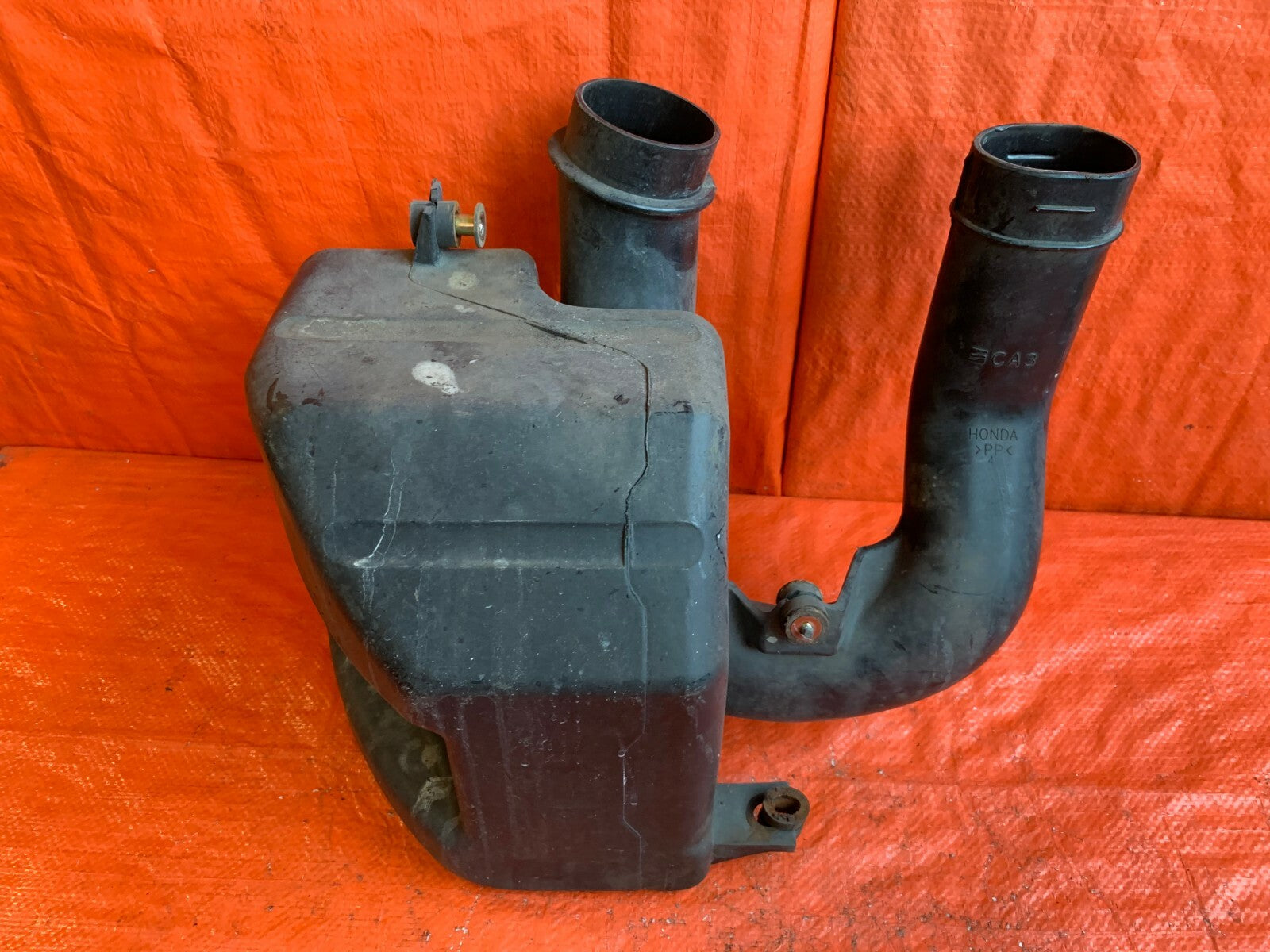OEM 1994 94 HONDA DEL SOL   LOWER AIR INTAKE BOX RESONATOR CHAMBER3