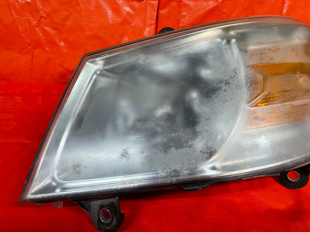 08 10 DODGE GRAND CARAVAN   SE & SXT   DRIVER LEFT HEADLIGHT HEADLAMP OEM OE2