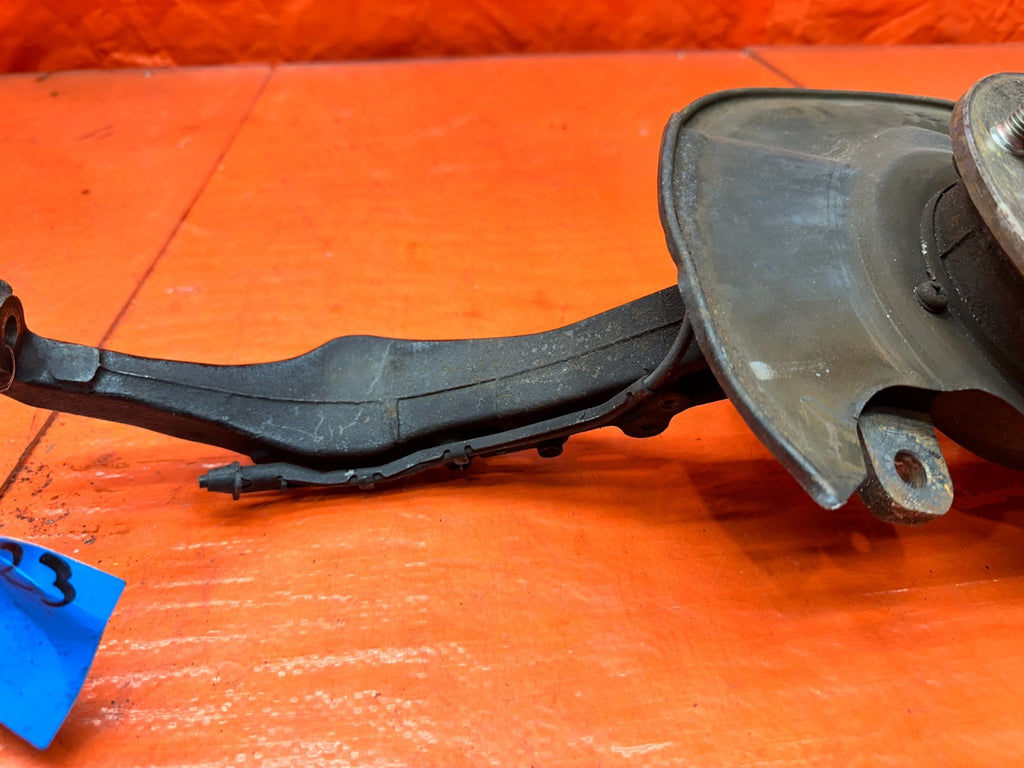 97 01 HONDA PRELUDE 2.2L LEFT DRIVER FRONT KNUCKLE SPINDLE  HUB OEM #3235