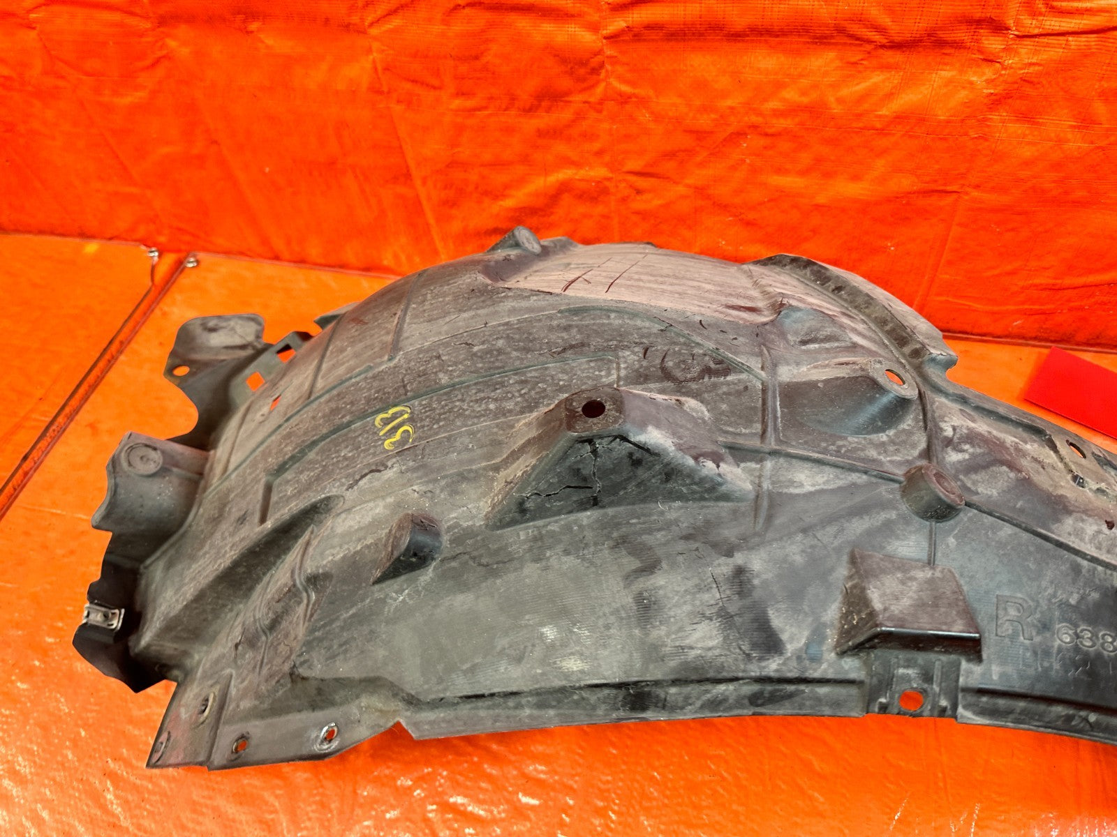 14 24 INFINITI Q50   PASSENGER  RIGHT FRONT FENDER LINER REAR PORTION   OEM 3134