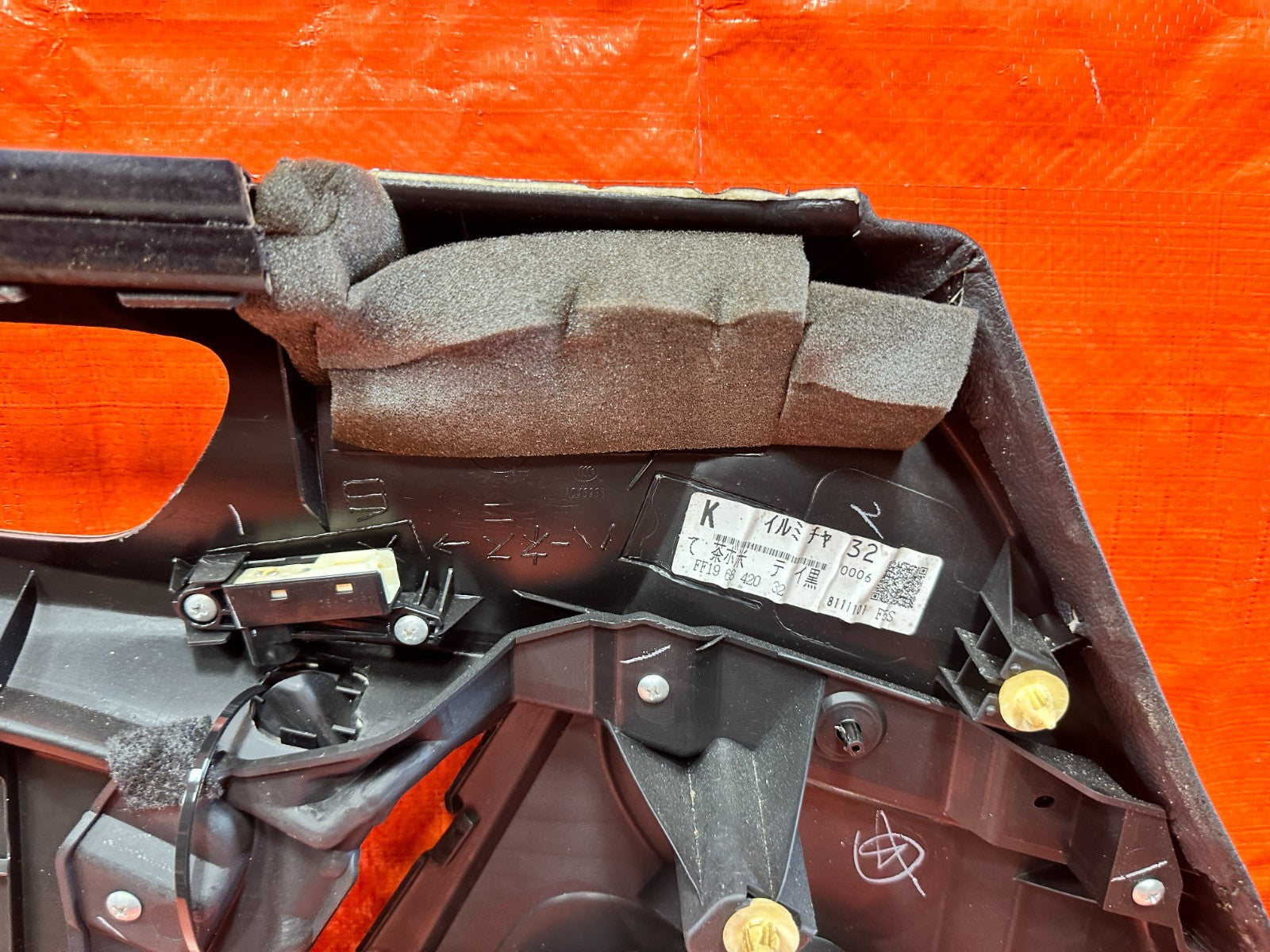 07 11 MAZDA RX8 RX 8   PASSENGER RIGHT DOOR PANEL TRIM CARD   BLACK TAN OEM 30317