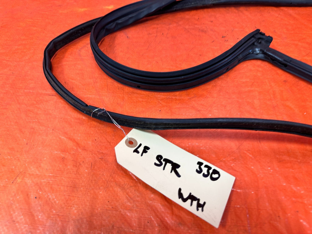 04 08 ACURA TSX LEFT DRIVER FRONT DOOR WINDOW GLASS WEATHER STRIP OEM #3304