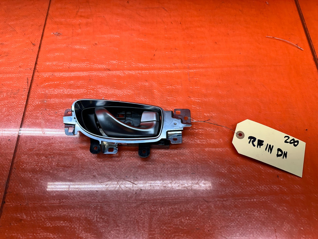 16 23 INFINITI Q60 RIGHT PASSENGER SIDE INTERIOR DOOR HANDLE OEM FACTORY0
