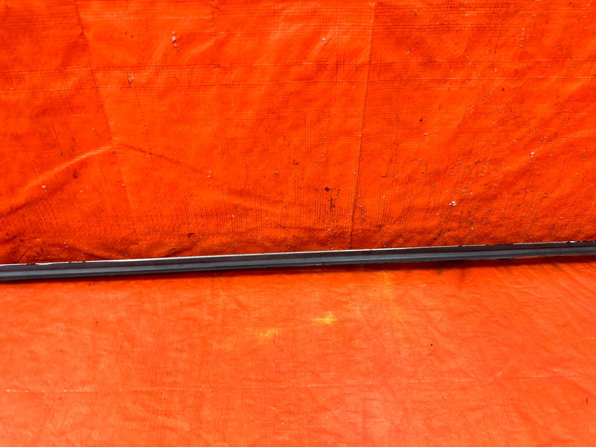 06-11 CIVIC 4D SEDAN - DRIVER LEFT FRONT GLASS TRIM DRIP RETAINER - OEM 3073