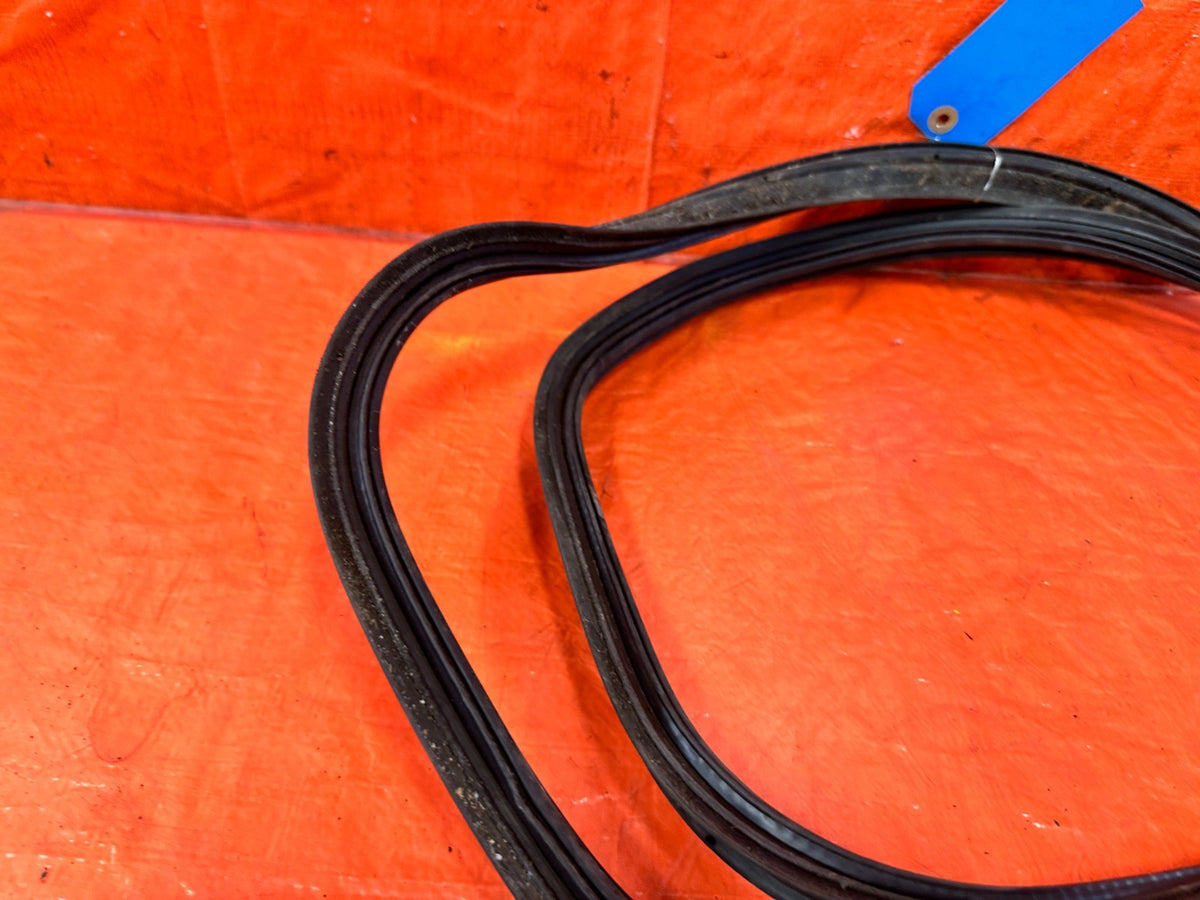 04-11 MAZDA RX8 RX-8 - TRUNK WEATHER STRIP TRIM GASKET LINER RUBBER - OEM #3039
