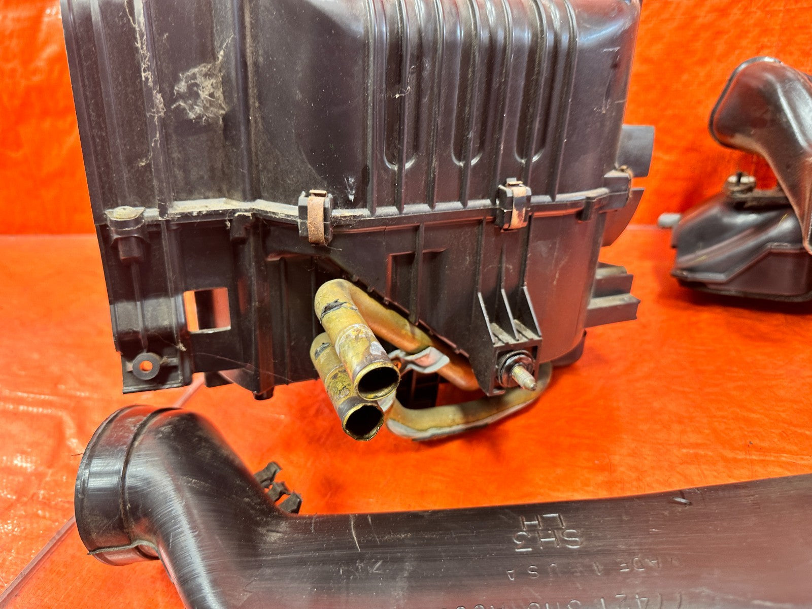 90 91 HONDA CIVIC HATCHBACK   UNDER THE DASHBOARD AC BOXES BLOWER EVAPARATOR11