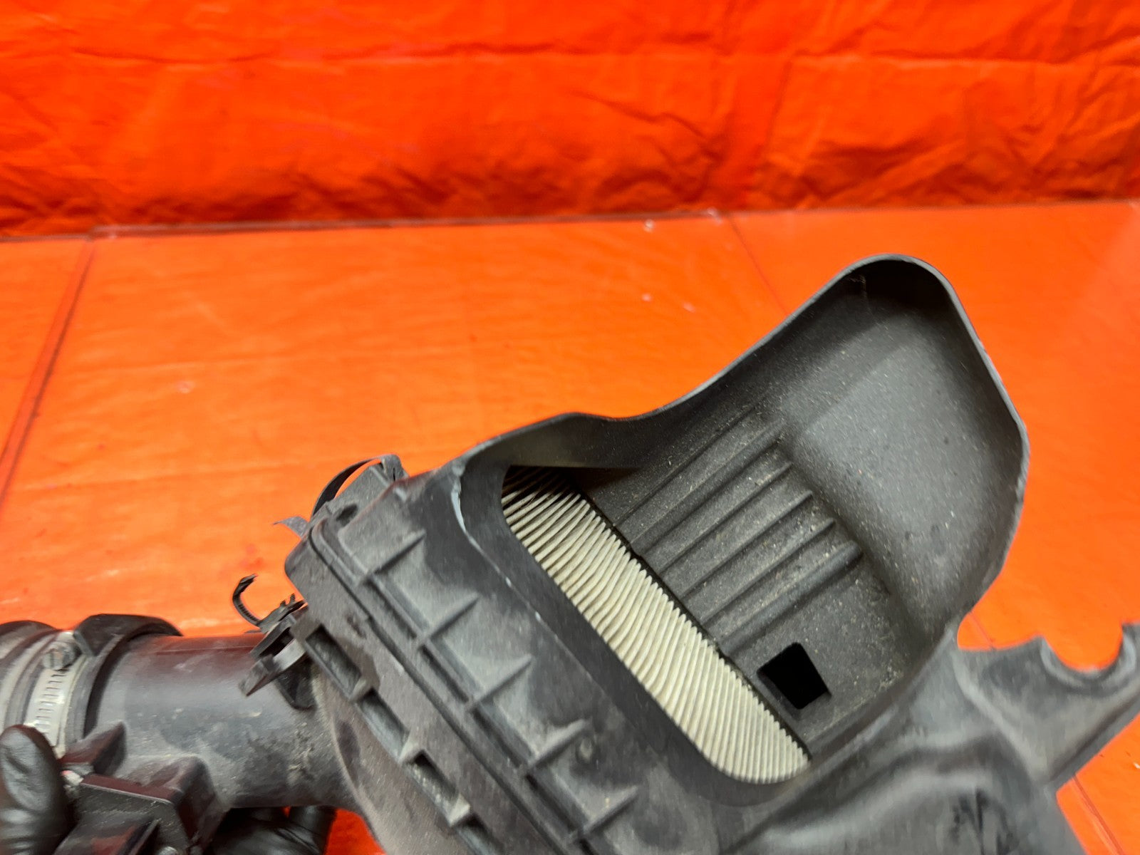 14-15 INFINITI Q50 4D 3.7L VQ37VHR RIGHT PASSENGER AIR INTAKE BOX TUBE OEM #Q5011