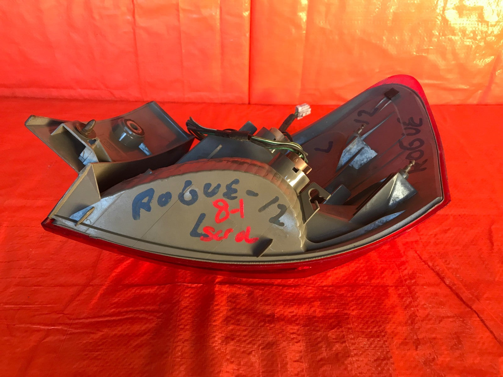 OEM 2010 2011 2012 NISSAN ROGUE DRIVER LEFT OUTER TAIL LIGHT LAMP L LH 10 11 129