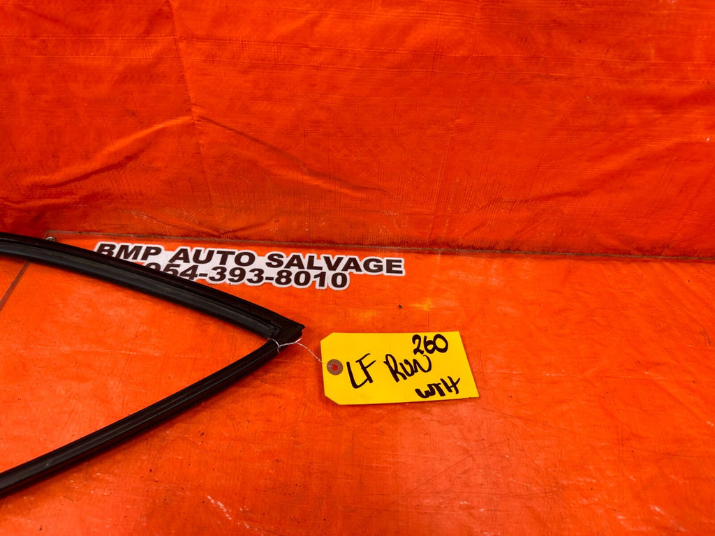 06 11 CIVIC 4D SEDAN   DRIVER LEFT FRONT WEATHER STRIP RUN CHANNEL OEM #2604