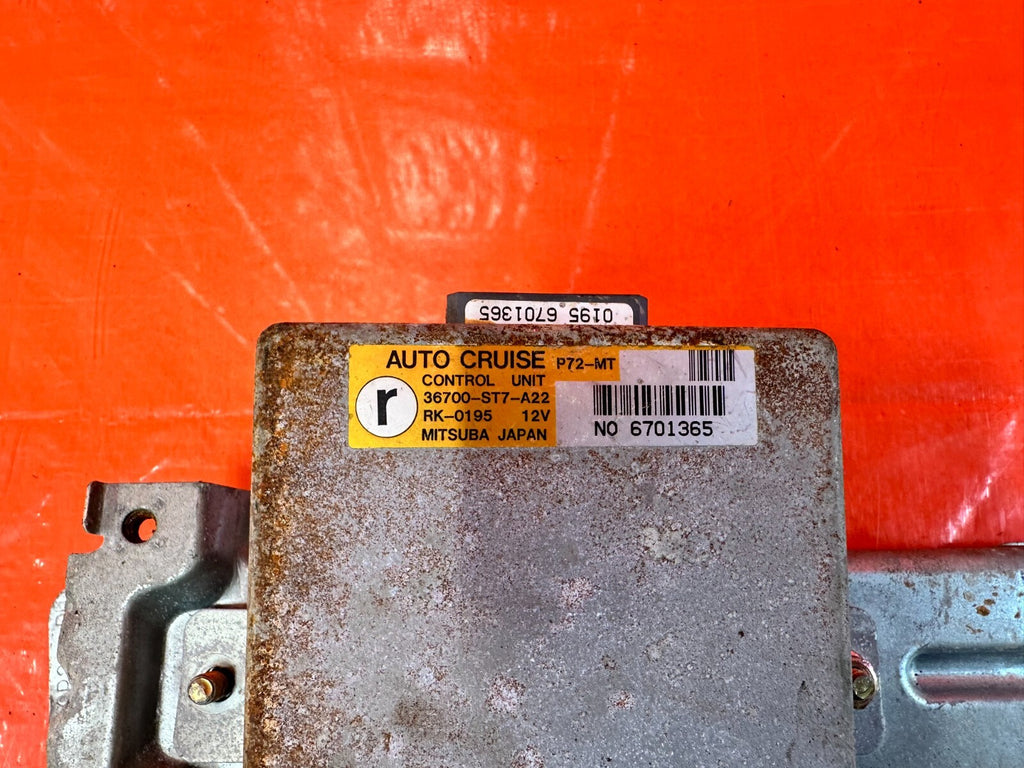 94 01 ACURA INTEGRA   GSR    CRUISE CONTROL COMPUTER MODULE BRAIN   OEM 2747