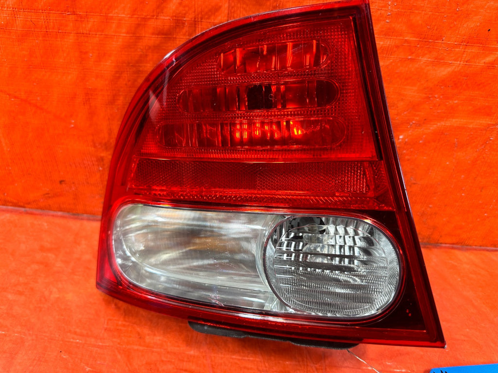 09 11 HONDA CIVIC SEDAN DRIVER LEFT OUTER TAIL LIGHT LAMP QUARTER PANEL OEM 3071