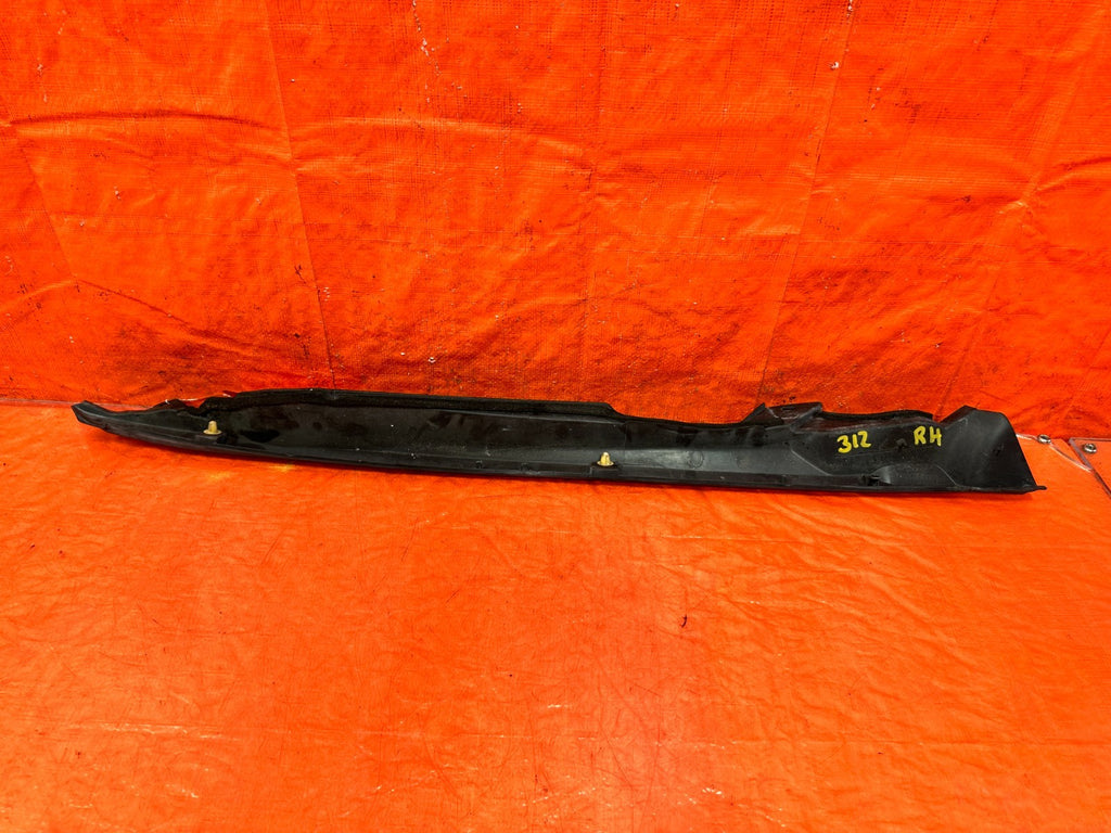 04 05 ACURA TSX   TOP OF THE FENDER   PASSENGER RIGHT TRIM PLASTIC   OEM #3124