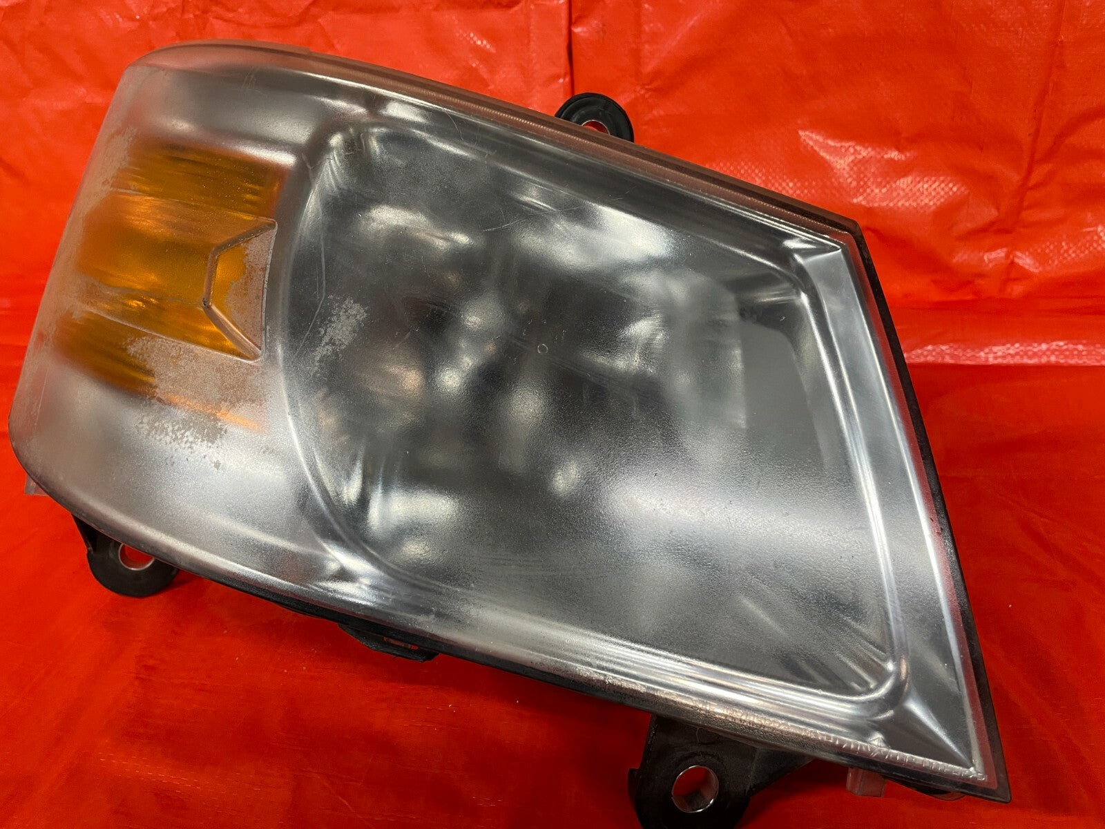 08 10 DODGE GRAND CARAVAN   SE & SXT   PASSENGER RIGHT HEADLIGHT HEADLAMP OEM OE2