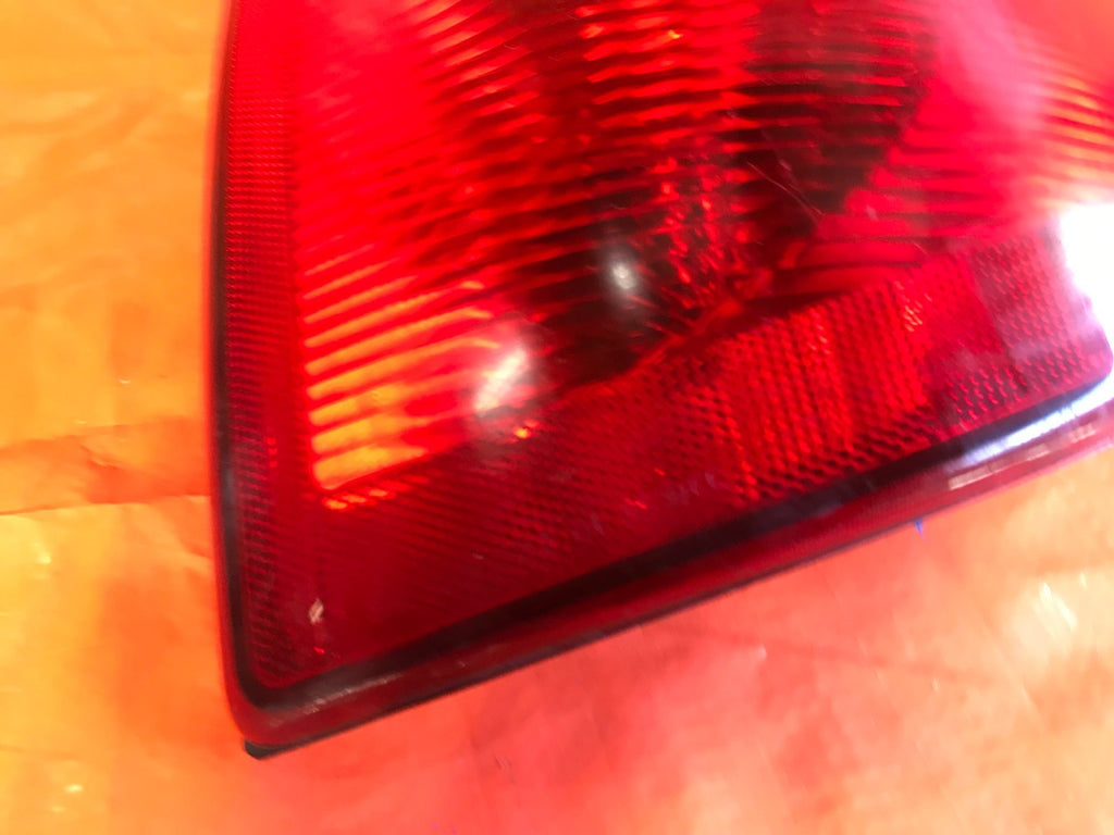 OEM 2002 02 DODGE CARAVAN PASSENGER RIGHT TAIL LIGHT LAMP R RH1