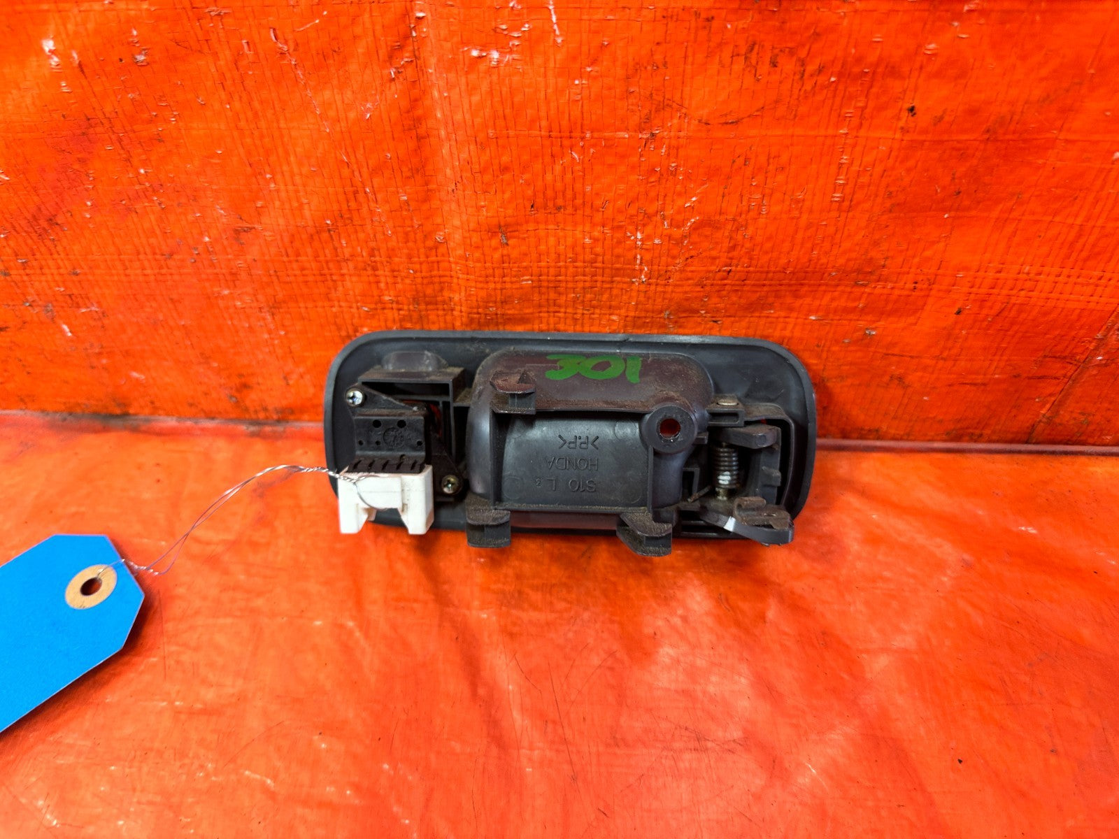 97 01 HONDA CR V CRV   LEFT REAR INTERIOR DOOR HANDLE TRIM W/ LOCK OEM 3012