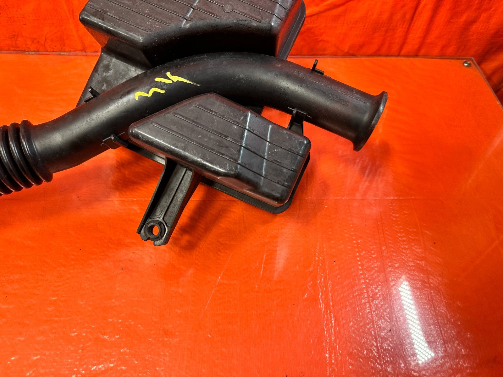 96 00 HONDA CIVIC / NON VTEC D16Y7 FACTORY INTAKE SYSTEM AIR BOX W/ ALL ARMS OEM1