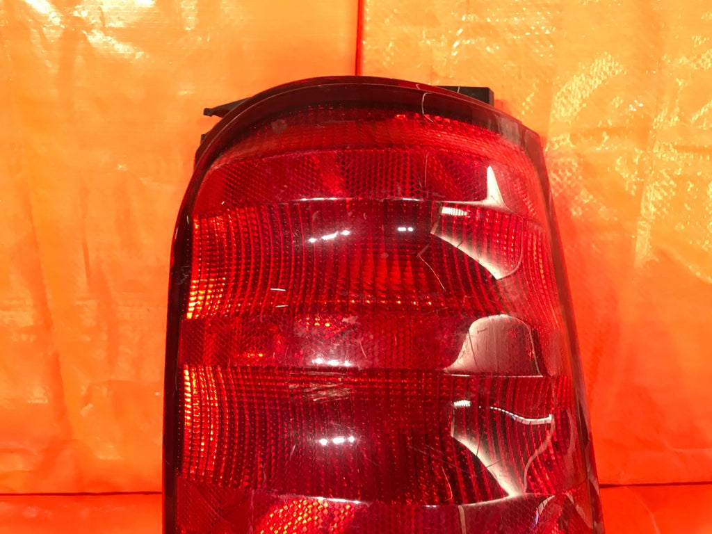 OEM 2001 01 FORD EXPLORER 2 DOOR PASSENGER RIGHT TAIL LIGHT LAMP 1L2X 138504 D3