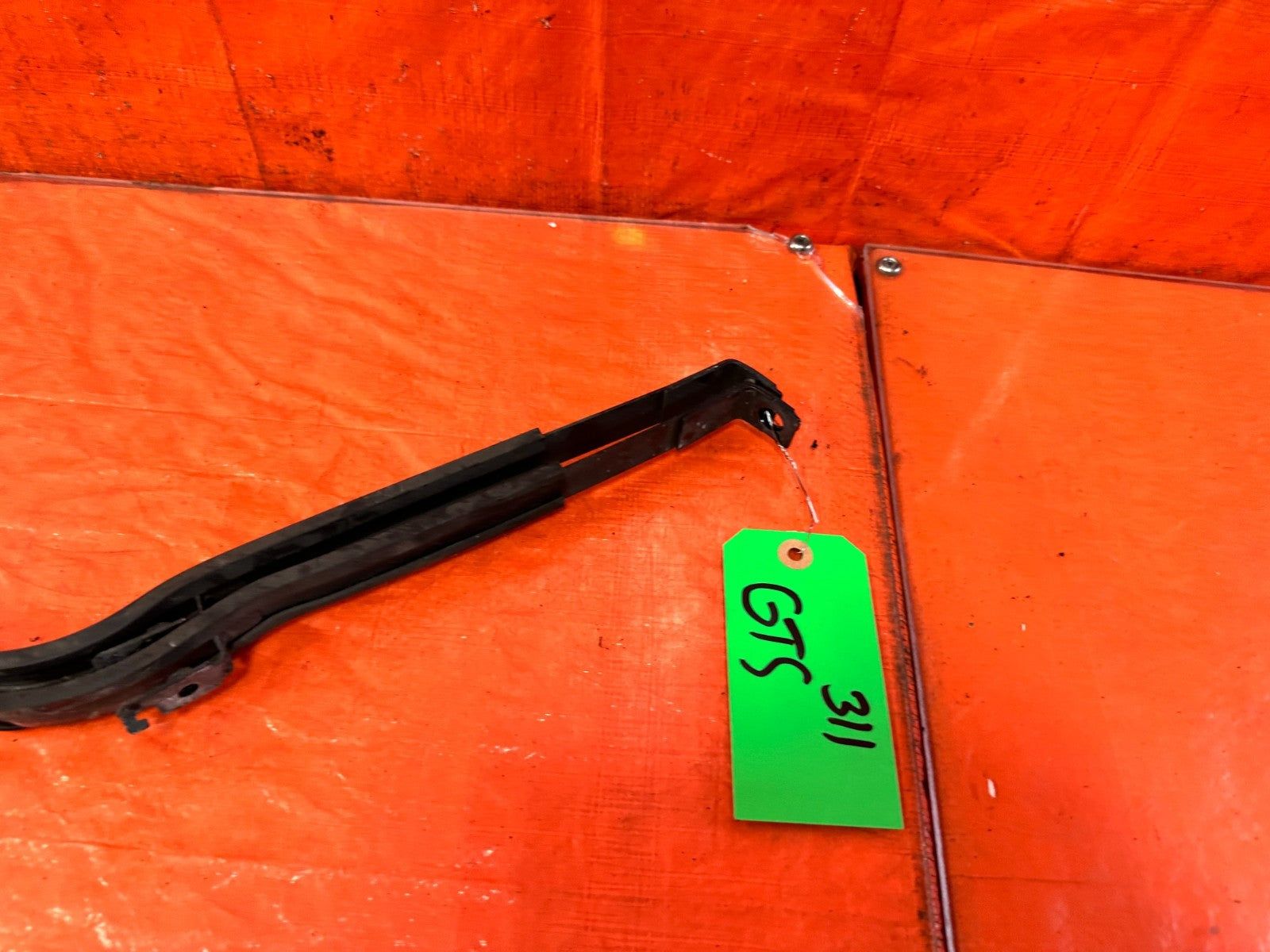 08 15 INFINITI G37 COUPE GAS GASOLINE FUEL TANK MOUNTING STRAPS BAND SET OEM 3112