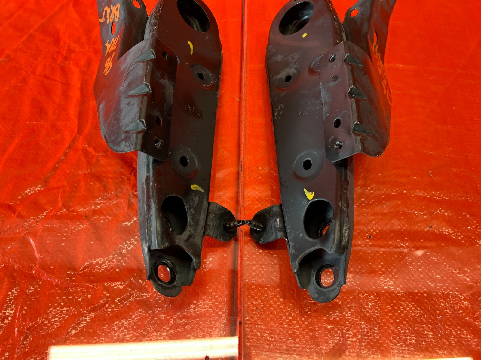 2018 18 INFINITI Q50   RWD   REAR SUB FRAME CROSSMEMBER MOUNTING BRACKETS OEM 964