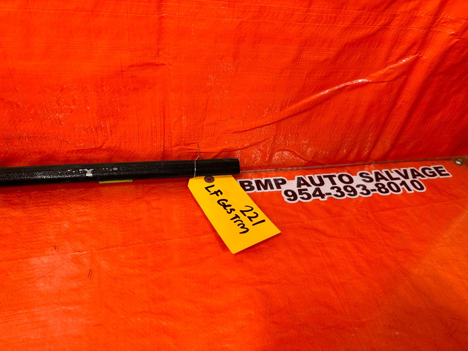 96 00 HONDA CIVIC COUPE HATCH EXTERIOR DOOR WINDOW GLASS TRIM LEFT SIDE OEM 2211