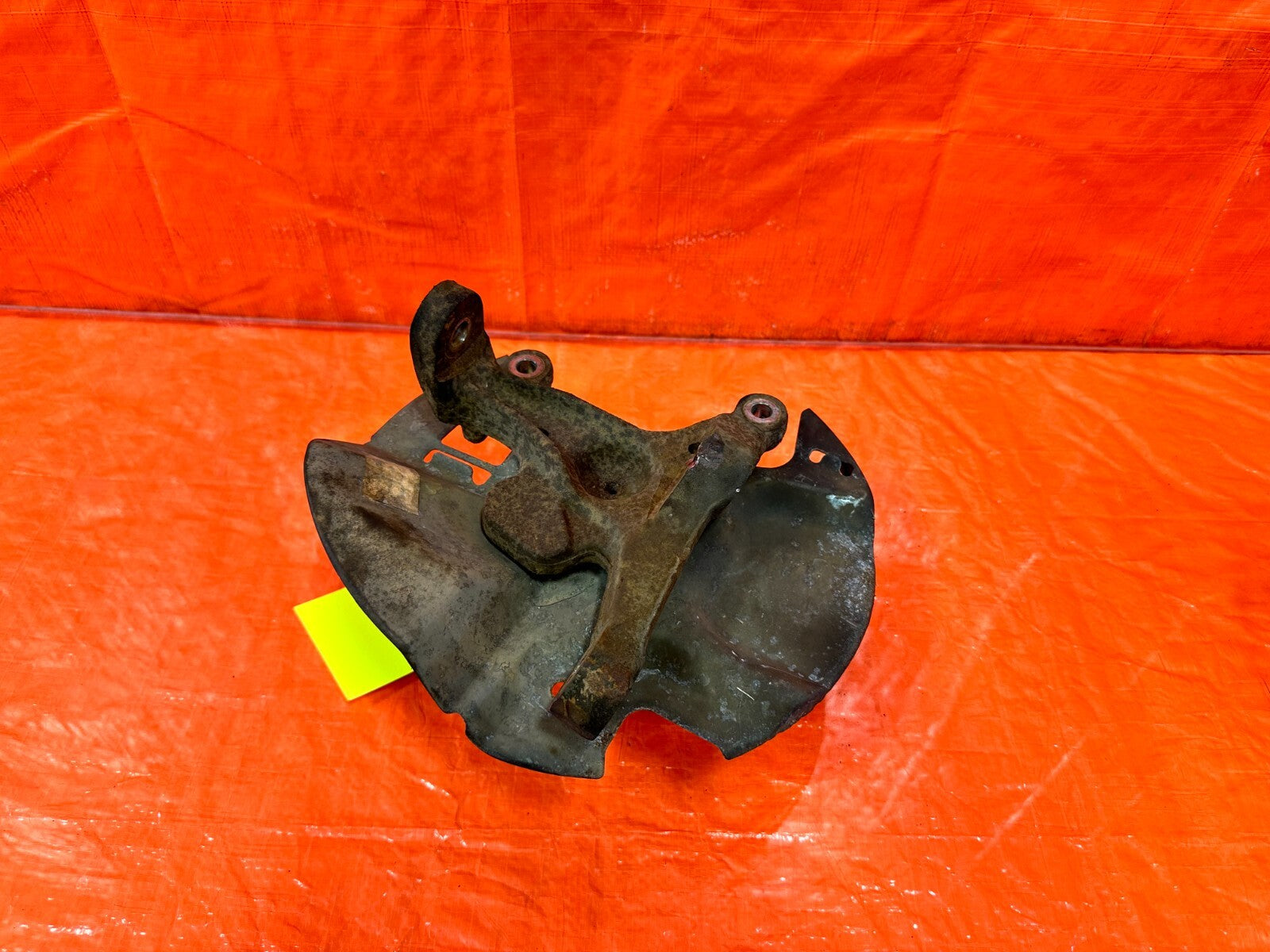 90 93 MAZDA MX 5 MIATA PASSENGER RIGHT FRONT SPINDLE KNUCKE HUB NON ABS OEM #2679