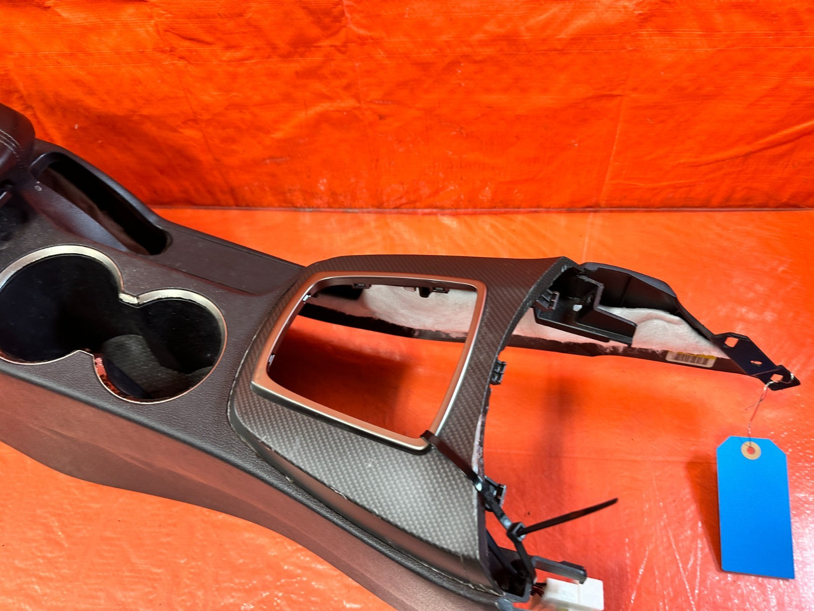 13 16 HYUNDAI GENESIS COUPE   ARM REST / CENTER CONSOLE STORAGE COMPARTMENT 3183