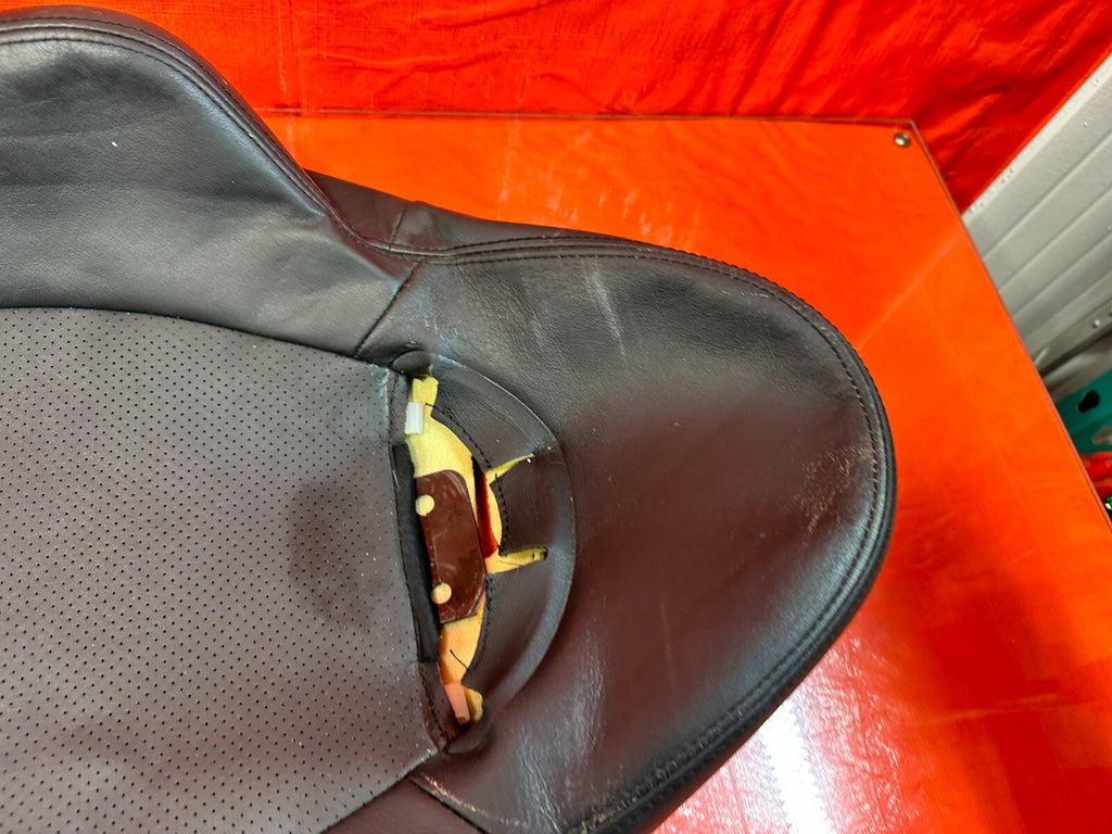 02 04 ACURA RSX   BLACK   RIGHT FRONT UPPER SEAT SKIN LEATHER COVER OEM 2717