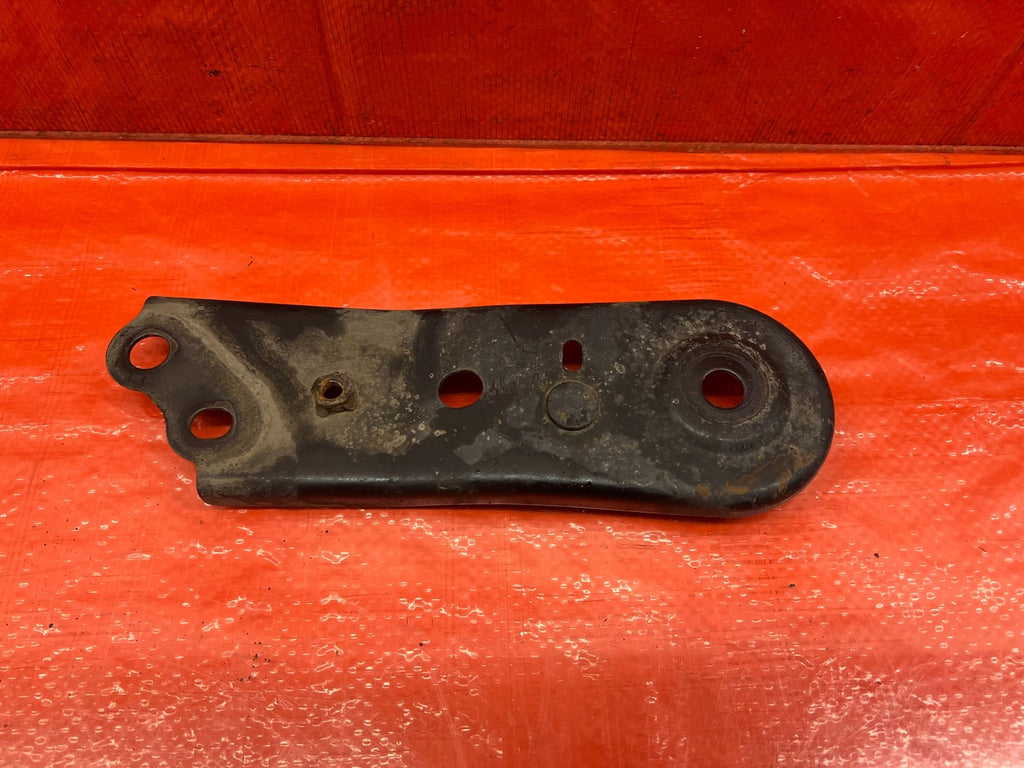 15 21 SUBARU WRX & STI   REAR SUB FRAME MOUNTING BRACKET BRACE LEFT   OEM #1704