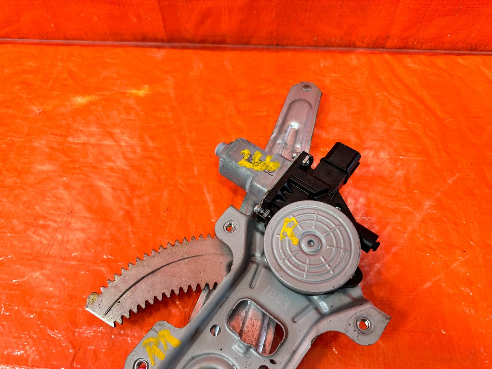 15 21 SUBARU WRX & STI PASSENGER RIGHT REAR   WINDOW REGULATOR W/ MOTOR OEM #2665