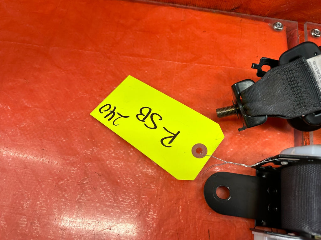 02 06 ACURA RSX TYPE S & BASE   REAR SEAT BELT SET LEFT RIGHT BLACK OEM #2407