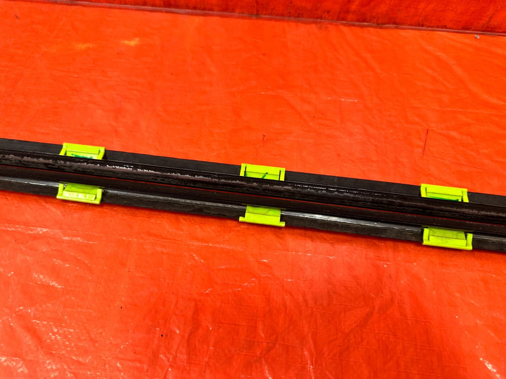 96 00 HONDA CIVIC COUPE HATCH EXTERIOR DOOR WINDOW GLASS TRIM SET LEFT RIGHT 2858