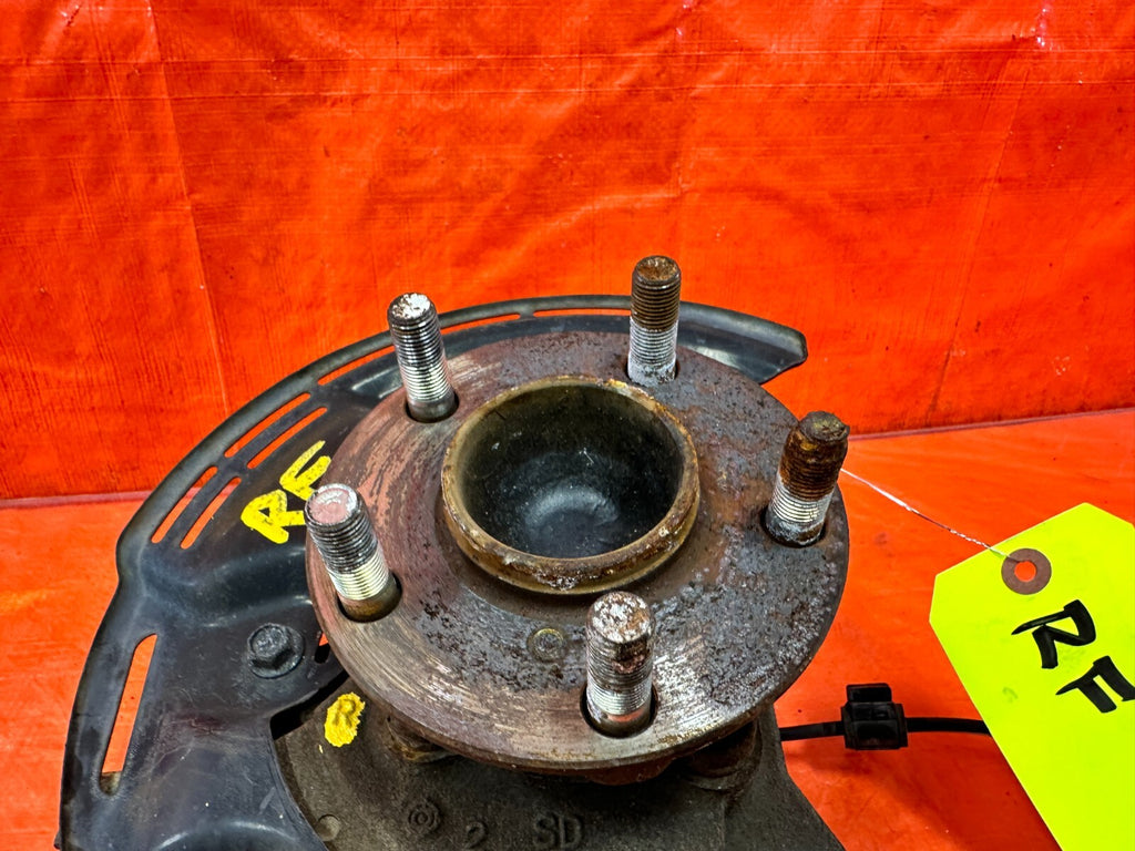 13 16 SCION FRS BRZ 86   PASSENGER RIGHT FRONT SPINDLE KNUCKLE HUB   OEM #2931