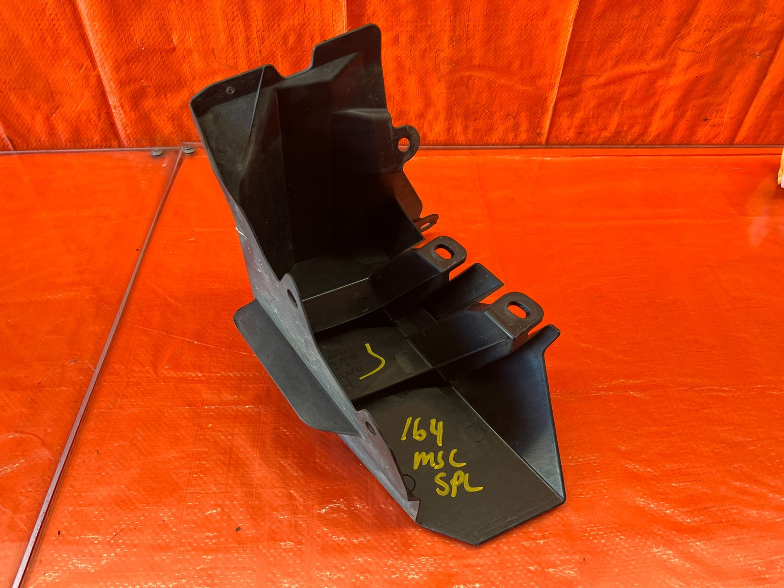 13 16 SCION FRS   17 20 86   LOWER LEFT HAND BUMPER CORNER COVER   OEM #1640