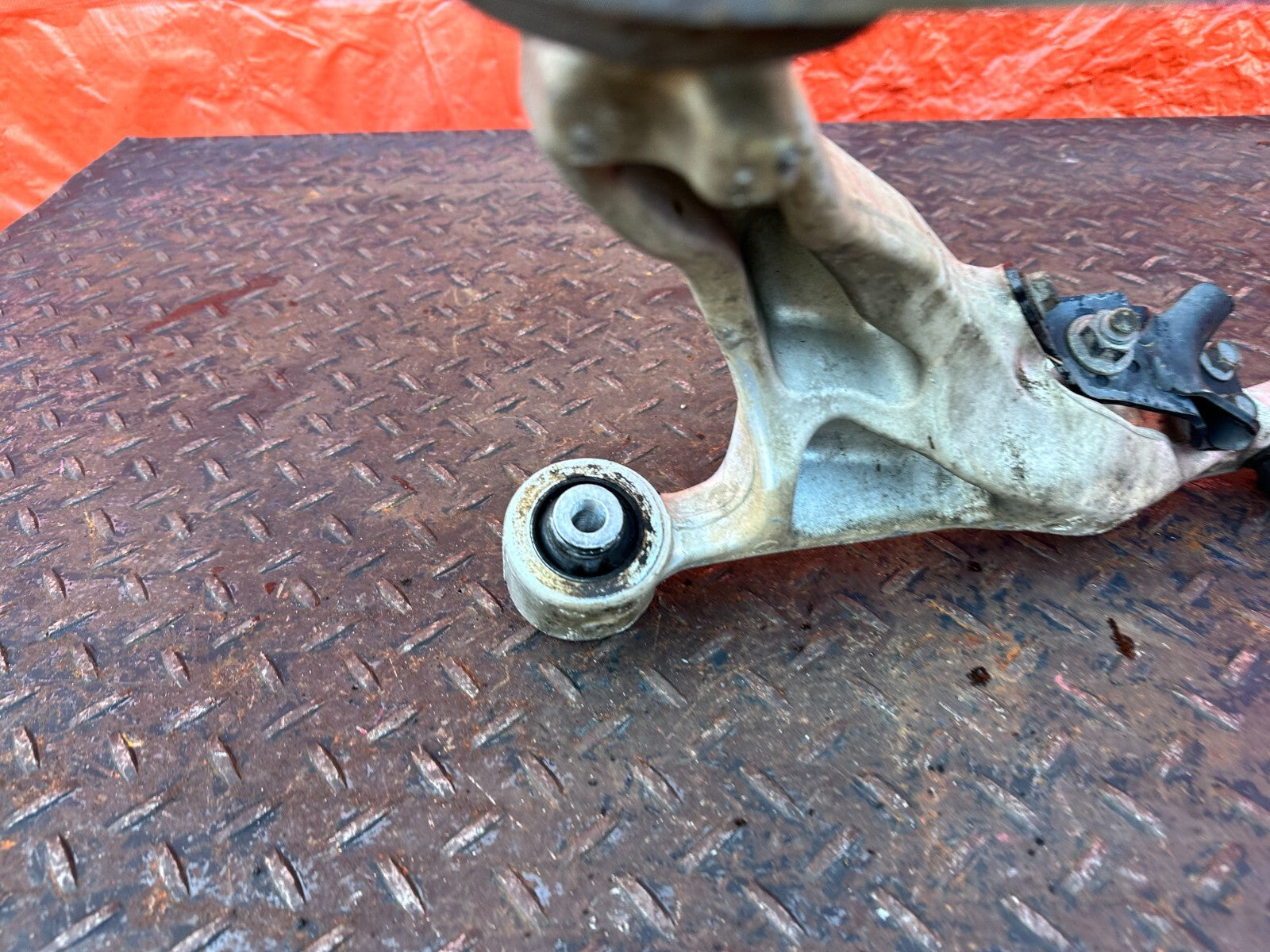 08 15 INFINITI G37 Q60   RWD ONLY   PASSENGER RIGHT FRONT LOWER CONTRO LARM 2787