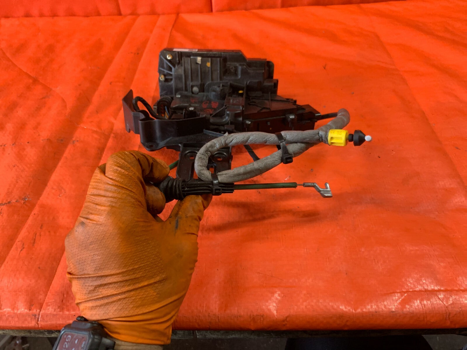 OEM 2015 MERCEDES BENZ C300 W205   DRIVER LEFT FRONT DOOR LOCK ACTUATOR OEM OE3
