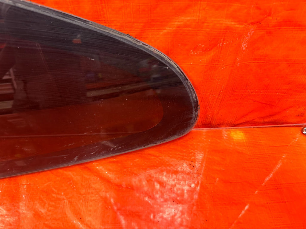 88 91 HONDA CRX   DRIVER LEFT REAR 1/4 GLASS WINDOW   OEM FACTORY #2771