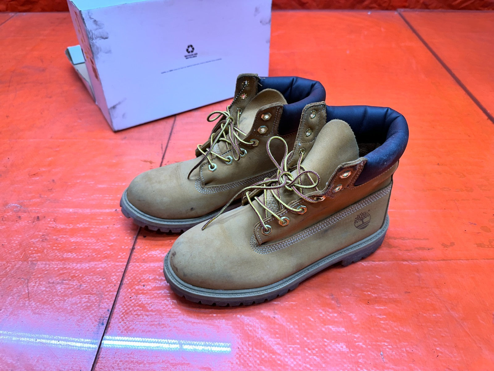 TIMBERLAND MENS BOOTS SIZE 6.5 12909 40 35 THESE R USED0