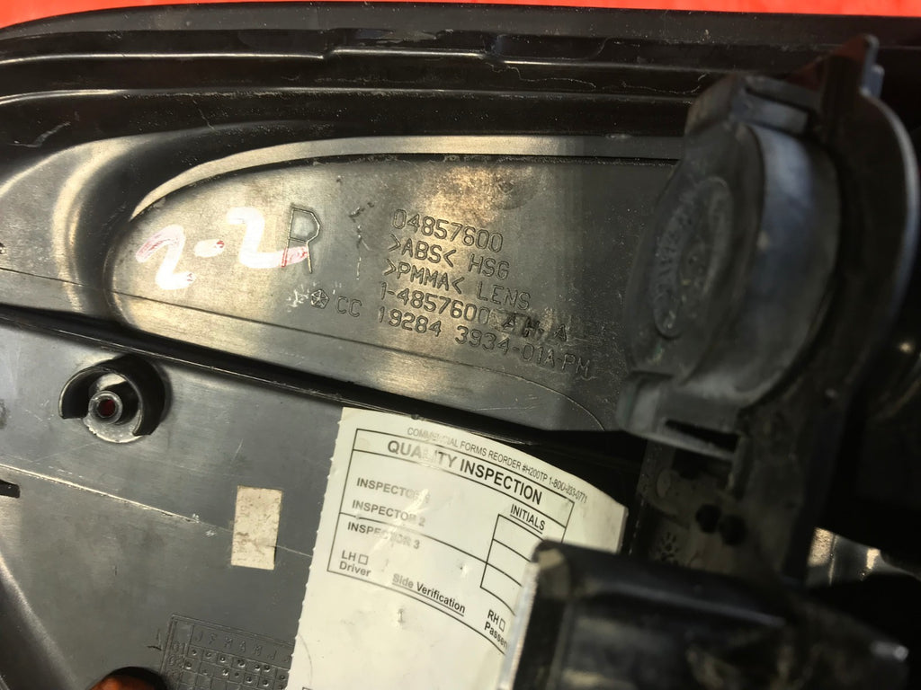 OEM 2003 03 DODGER CARAVAN PASSENGER RIGHT TAIL LIGHT LAMP R RH8