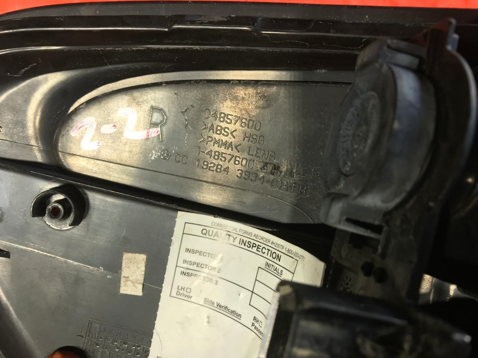 OEM 2003 03 DODGER CARAVAN PASSENGER RIGHT TAIL LIGHT LAMP R RH8