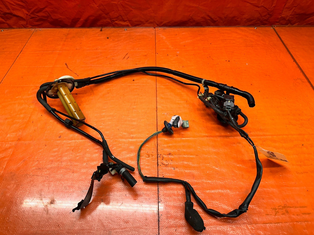 98 01 ACURA INTEGRA OVER VENT SHUT VALVE W/ ALL LINES AND HARNESS OEM 33113