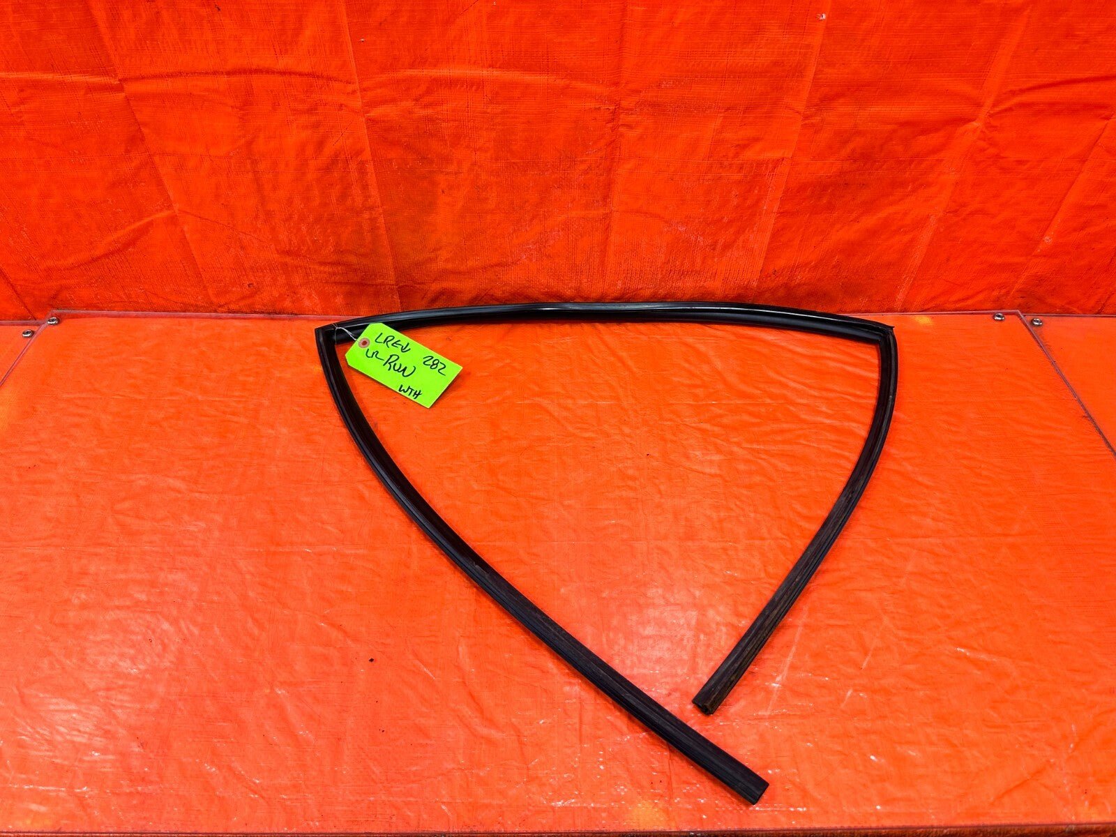 06 11 CIVIC 4D SEDAN   DRIVER LEFT REAR WEATHER STRIP RUN CHANNEL   OEM #2820