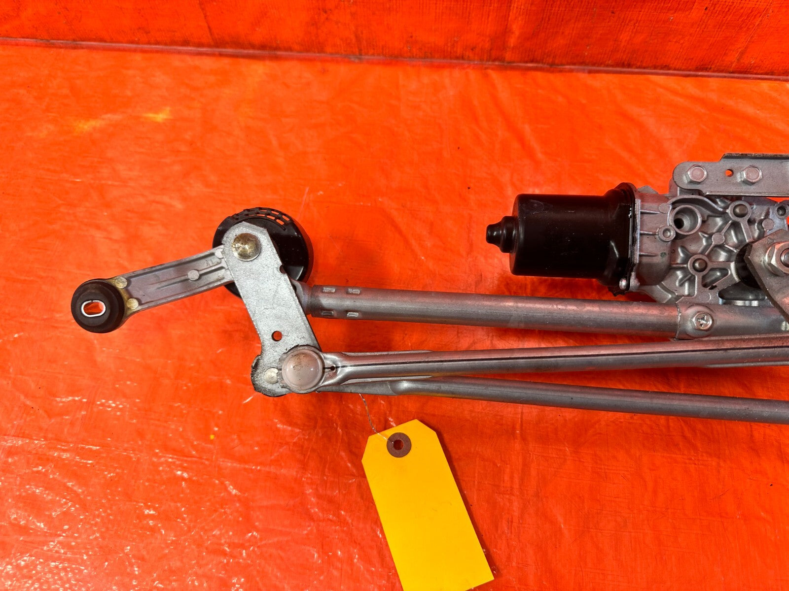 14 20 INFINITI Q50 & 17 20 Q60   WINDSHIELD WIPER MOTOR W/ LINKAGE   OEM #2899
