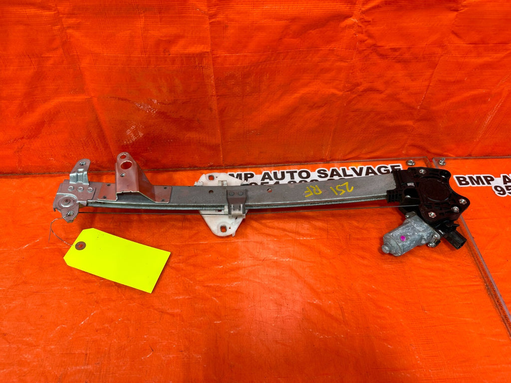 08 12 HONDA ACCORD SEDAN RIGHT FRONT   WINDOW REGULATOR W/ MOTOR   OEM #2514