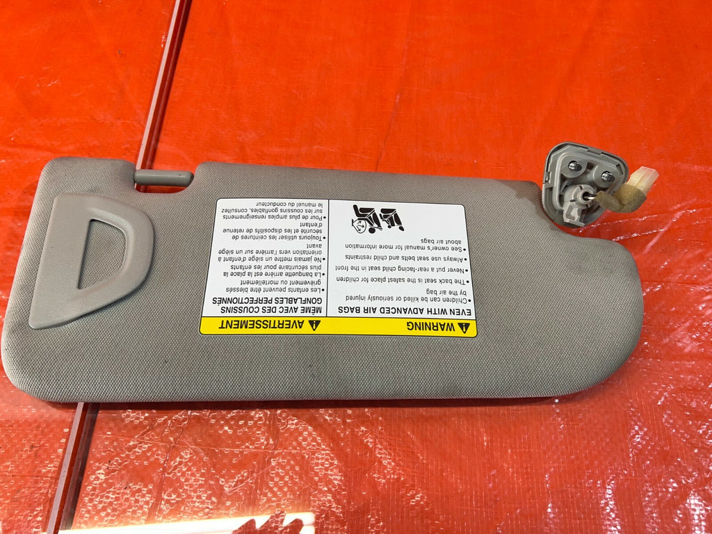 17 20 INFINITI Q50 / 17 20 Q60   SUNROOF MODEL   SUN VISOR   DRIVER LEFT OEM #965