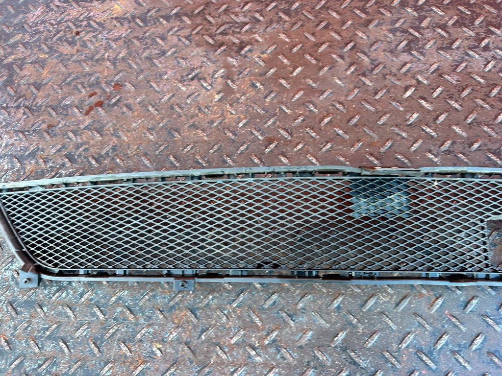 2013 13 INFINITI G37 S CONVERTIBLE   FRONT BUMPER   LOWER GRILLE INSERT   OEM5
