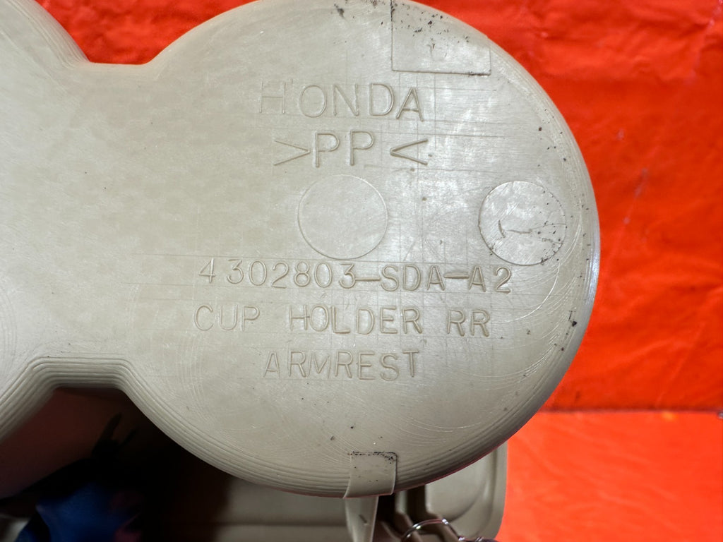 04 08 ACURA TSX   REAR SEAT CUP HOLDER   OEM 3043